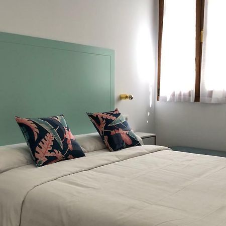 Suites Casa Luben León Eksteriør billede