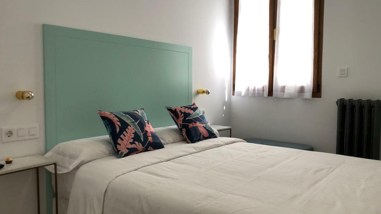 Suites Casa Luben León Eksteriør billede
